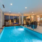 Caneiros Luxury House &