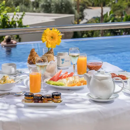 Hotell Caneiros Luxury House & 4*
