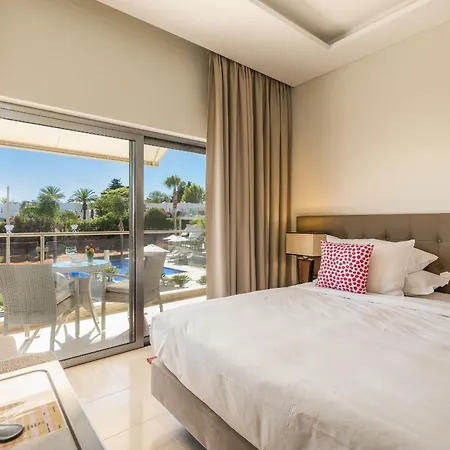 Ξενοδοχείο Caneiros Luxury House & 4*
