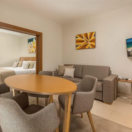 Ξενοδοχείο Caneiros Luxury House & 4*