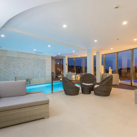 Caneiros Luxury House & ホテル