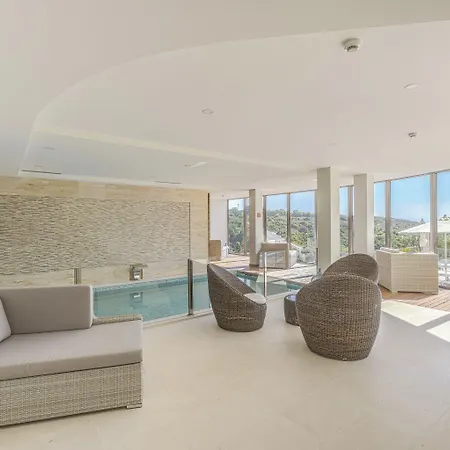 Caneiros Luxury House & ホテル