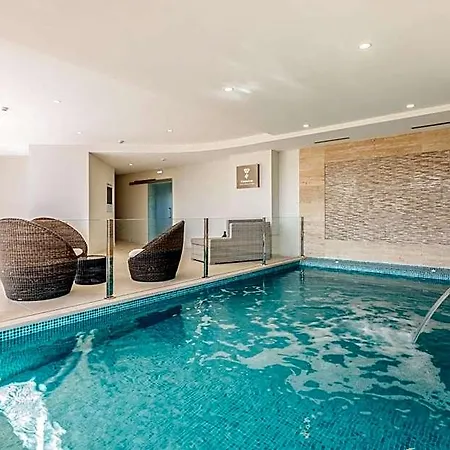 Hotel Caneiros Luxury House & 4*