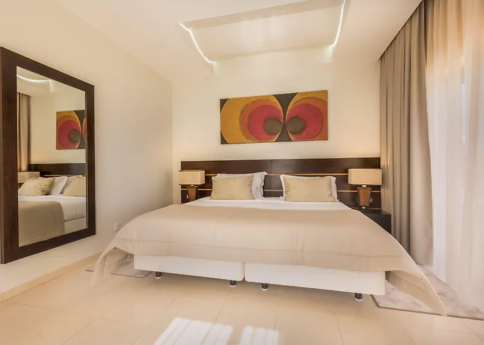 Caneiros Luxury House &