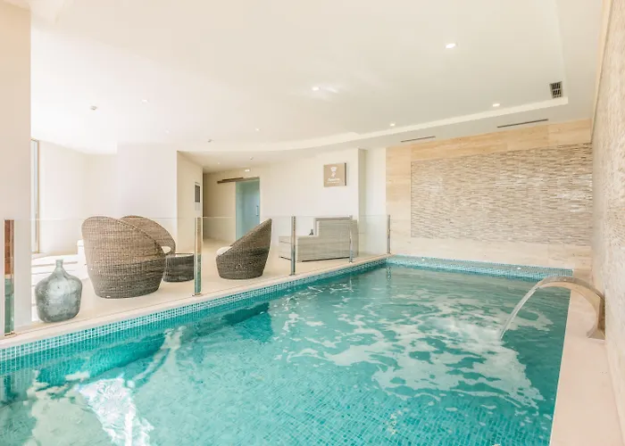 Caneiros Luxury House &
